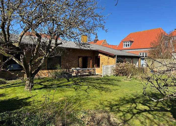 Hyggeligt Hus Ved Fjord Og By